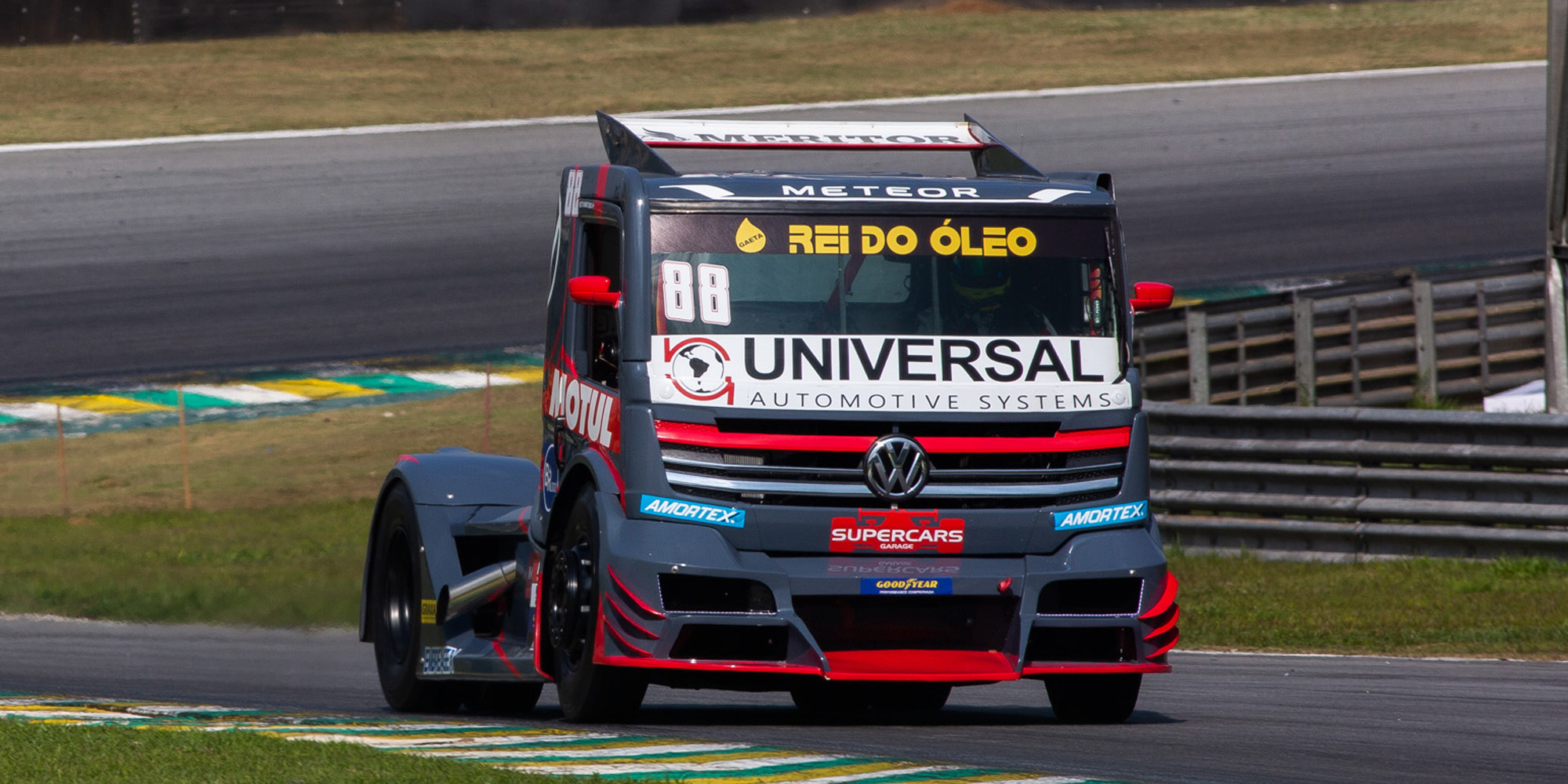 Beto Monteiro lidera terceiro treino livre em Interlagos