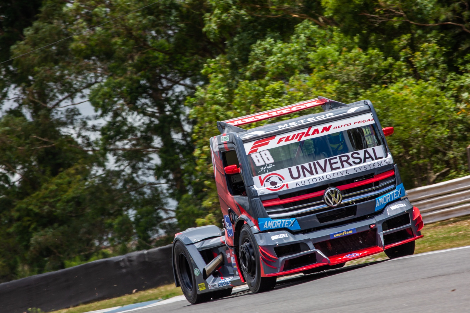 Copa Truck: Beto Monteiro lidera sexta-feira de treinos em