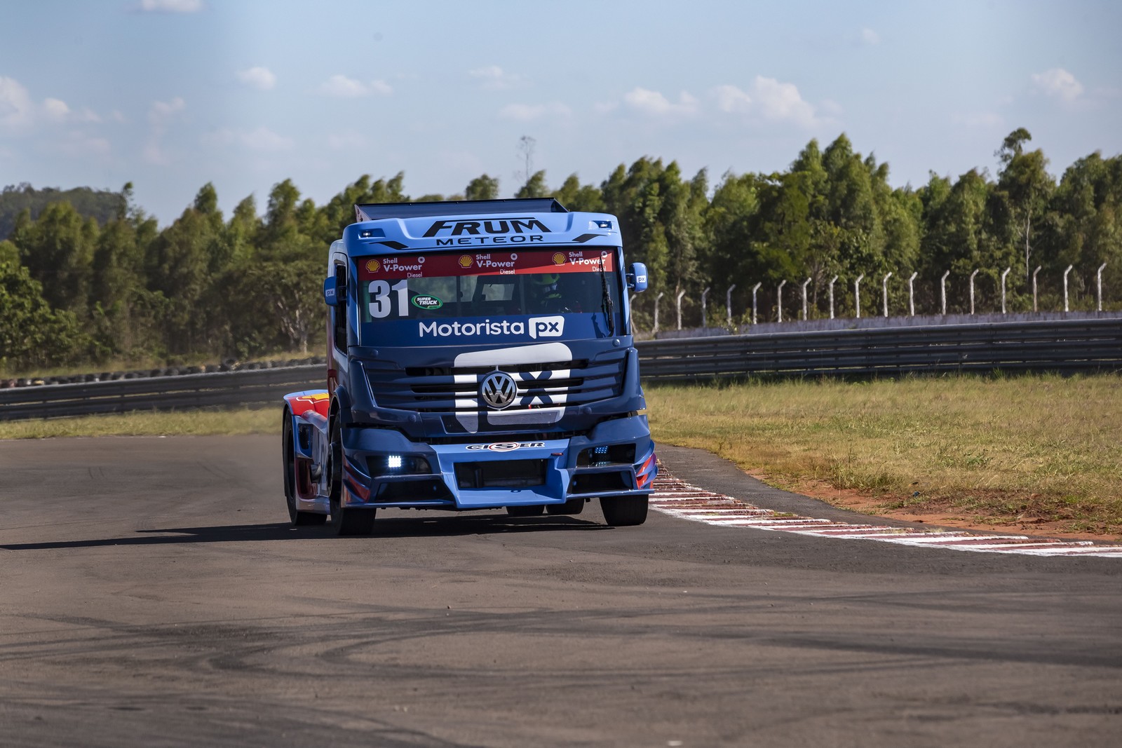 Nicolas Giaffone abre fim de semana na frente na Elite